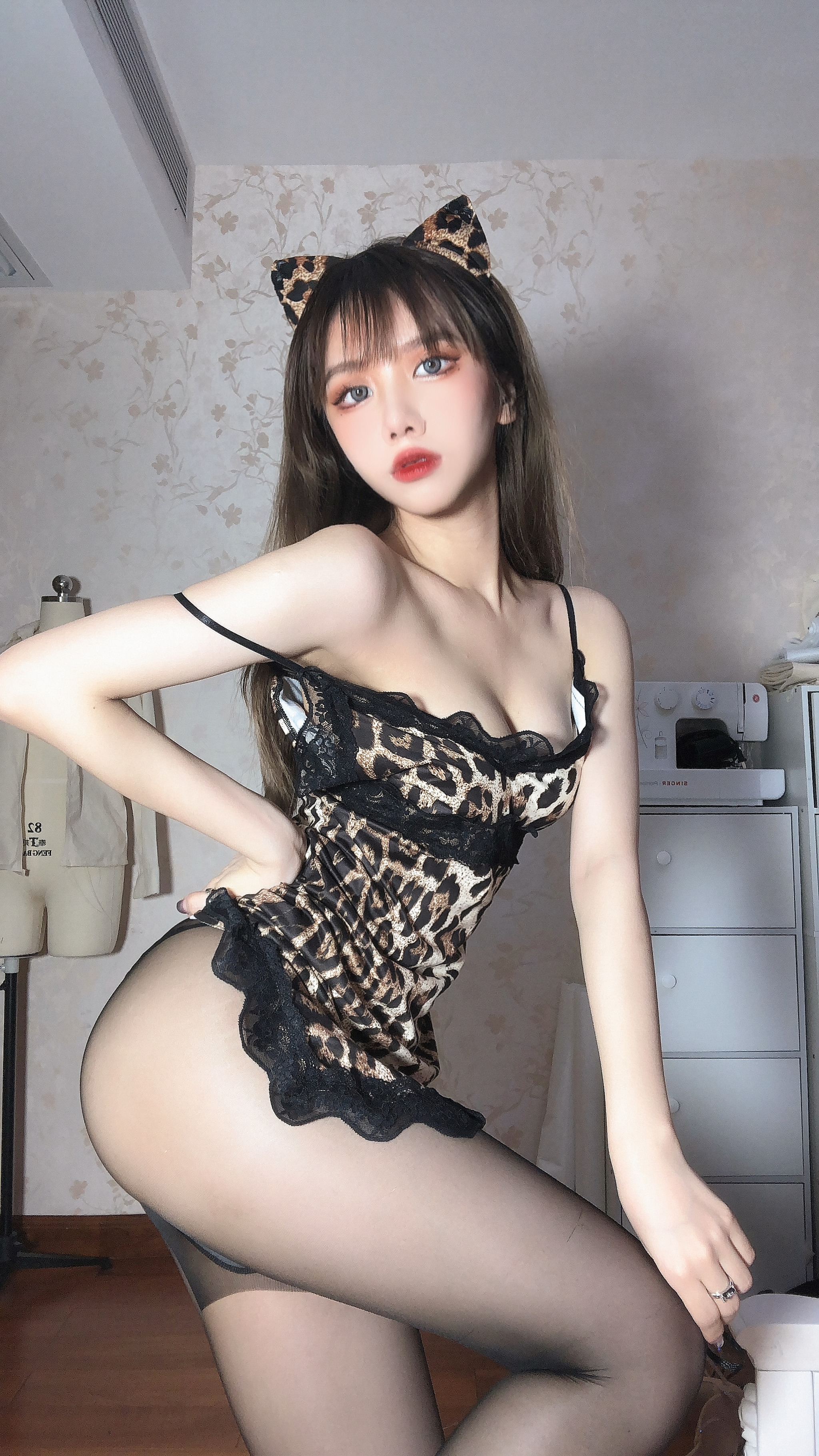 图片[1]-果咩酱w – NO.007 豹女姐姐 [25P]-XikXak